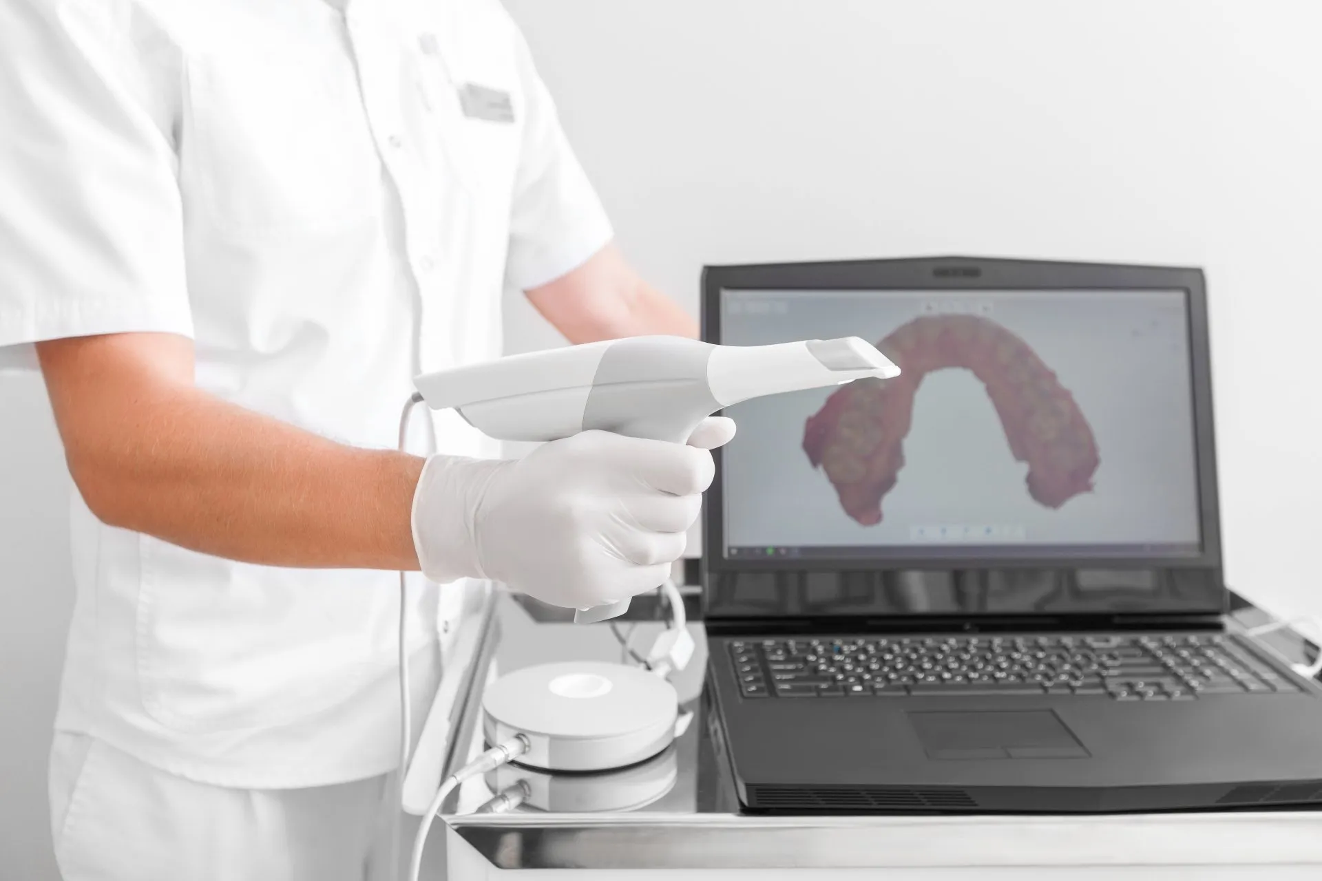 Using+Dental+3D+Scanner-1920w